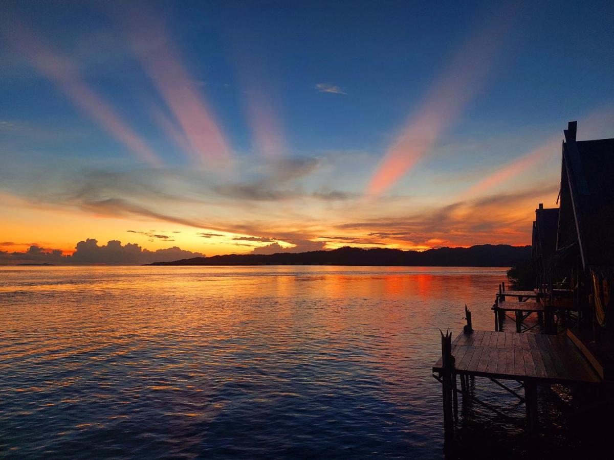 Methos Homestay - Raja Ampat Yennanas Besir Exterior photo